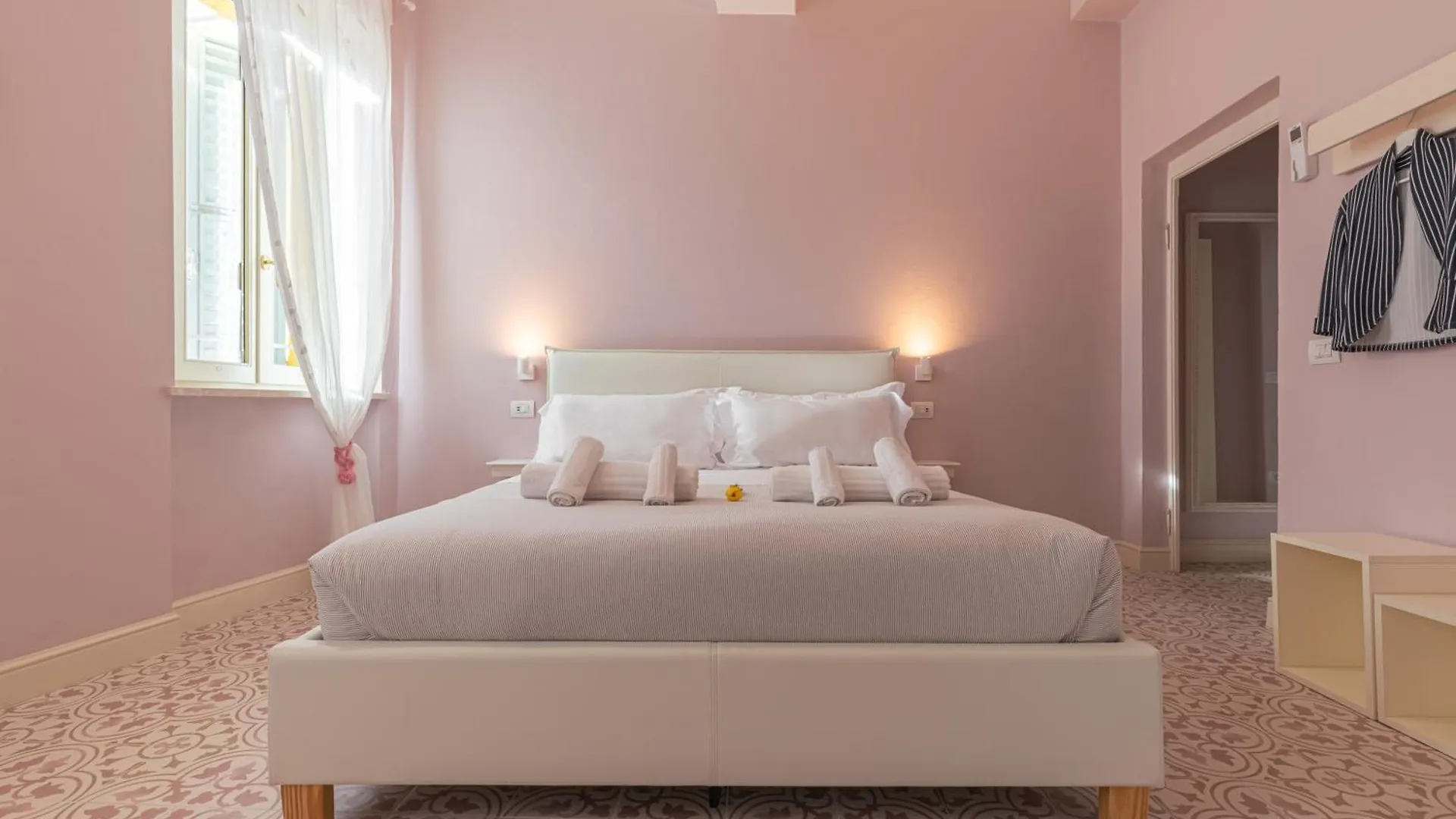 Hotel Glam Parma 0*,
