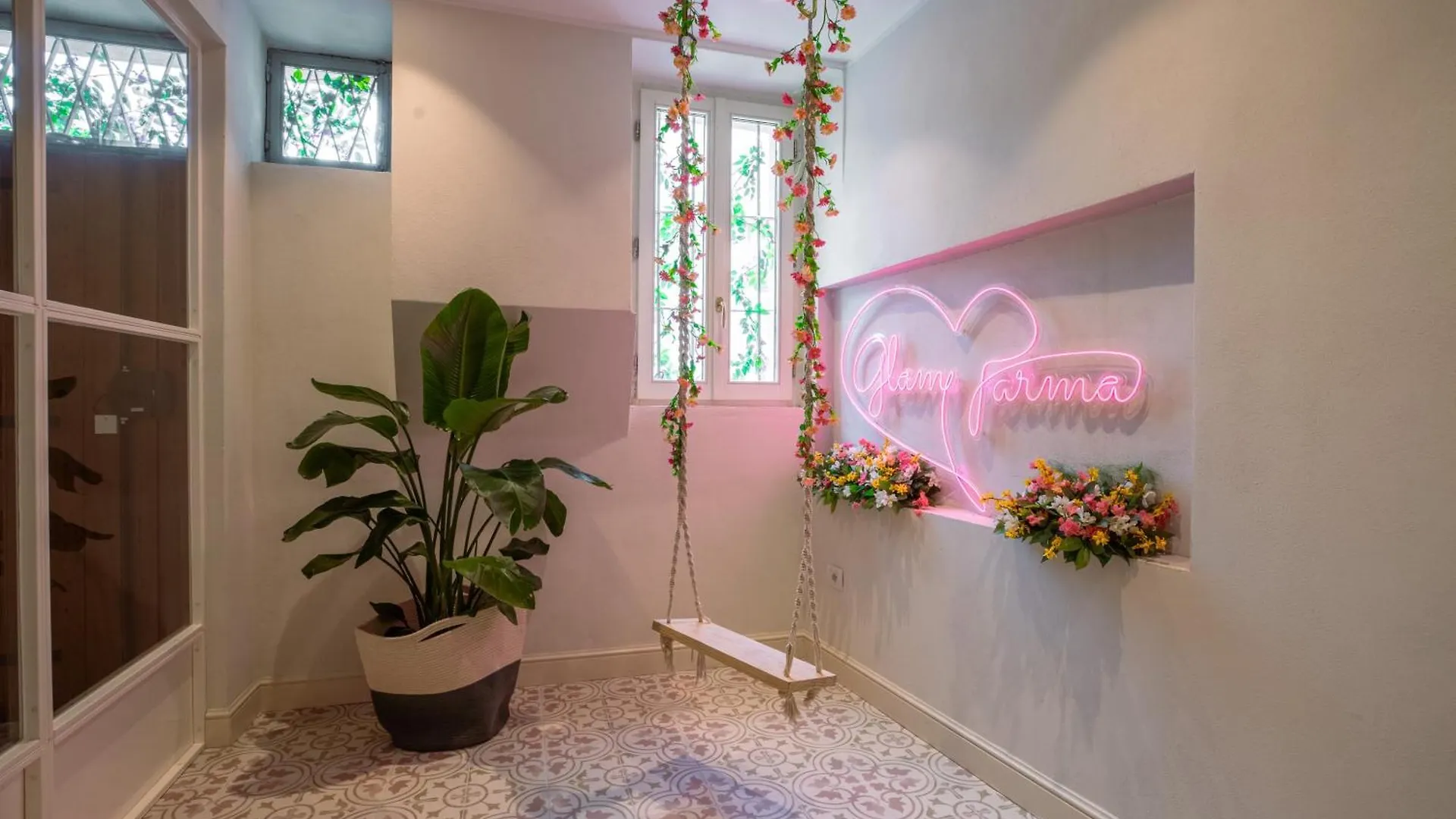 Hotel Glam Parma 0*,